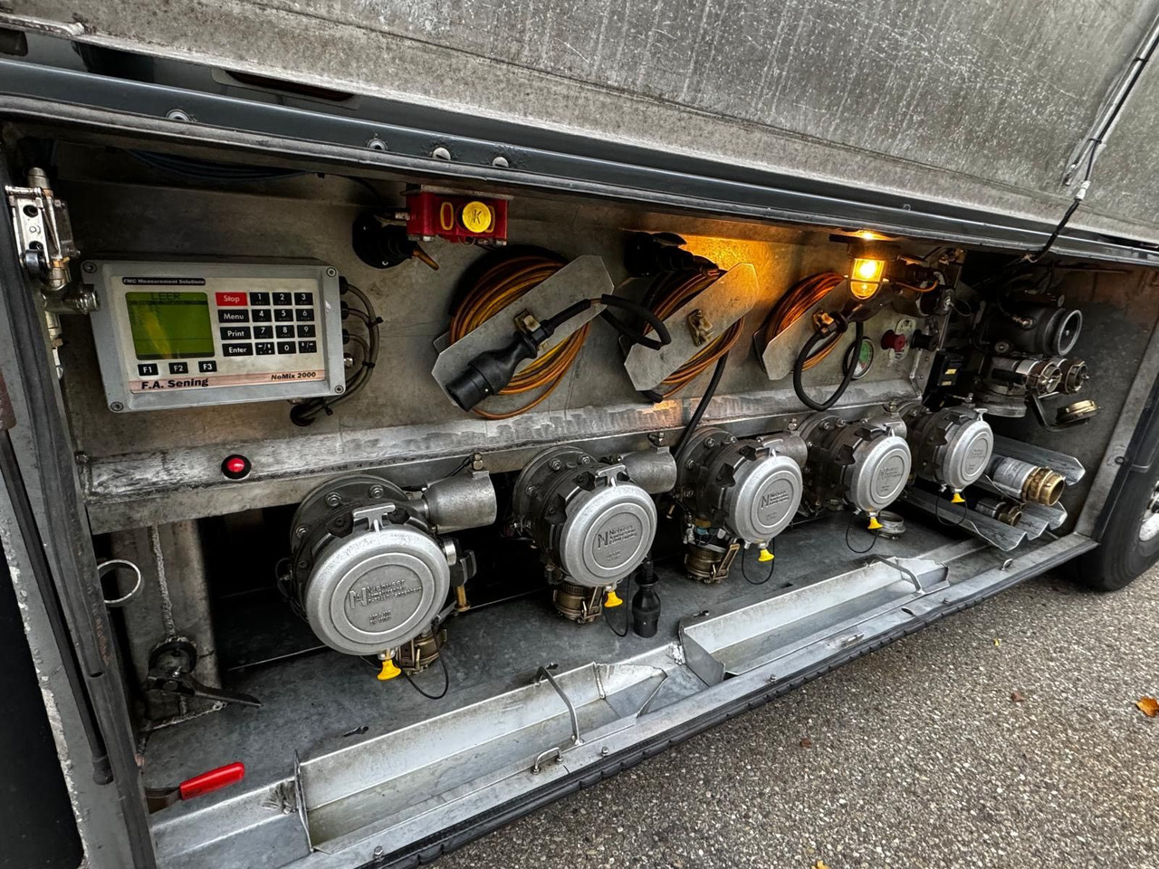 Schrader ADR, Treibstoff Diesel/Benzin, 4 Kammern, Sening Schrader ADR, Treibstoff Diesel/Benzin, 4 Kammern, Sening Schrader ADR, Treibstoff Diesel/Benzin, 4 Kammern, Sening Schrader ADR, Treibstoff Diesel/Benzin, 4 Kammern, Sening: slika 14