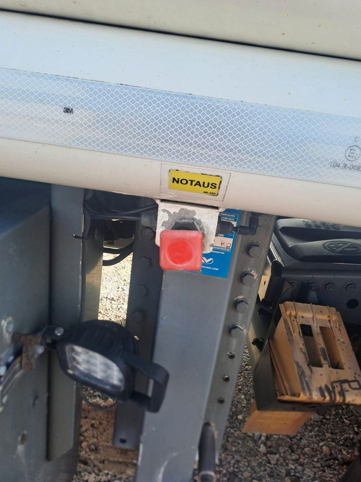 Schrader ADR, Treibstoff Diesel/Benzin, 4 Kammern, Sening Schrader ADR, Treibstoff Diesel/Benzin, 4 Kammern, Sening Schrader ADR, Treibstoff Diesel/Benzin, 4 Kammern, Sening Schrader ADR, Treibstoff Diesel/Benzin, 4 Kammern, Sening: slika 9
