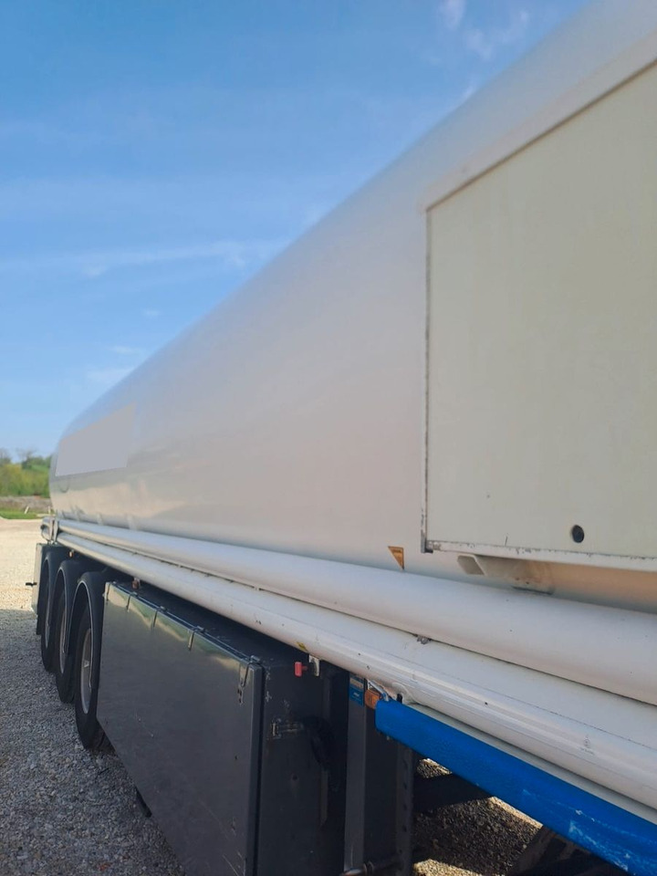 Schrader ADR, Treibstoff Diesel/Benzin, 4 Kammern, Sening Schrader ADR, Treibstoff Diesel/Benzin, 4 Kammern, Sening - Poluprikolica cisterna: slika 5 Schrader ADR, Treibstoff Diesel/Benzin, 4 Kammern, Sening Schrader ADR, Treibstoff Diesel/Benzin, 4 Kammern, Sening - Poluprikolica cisterna: slika 5