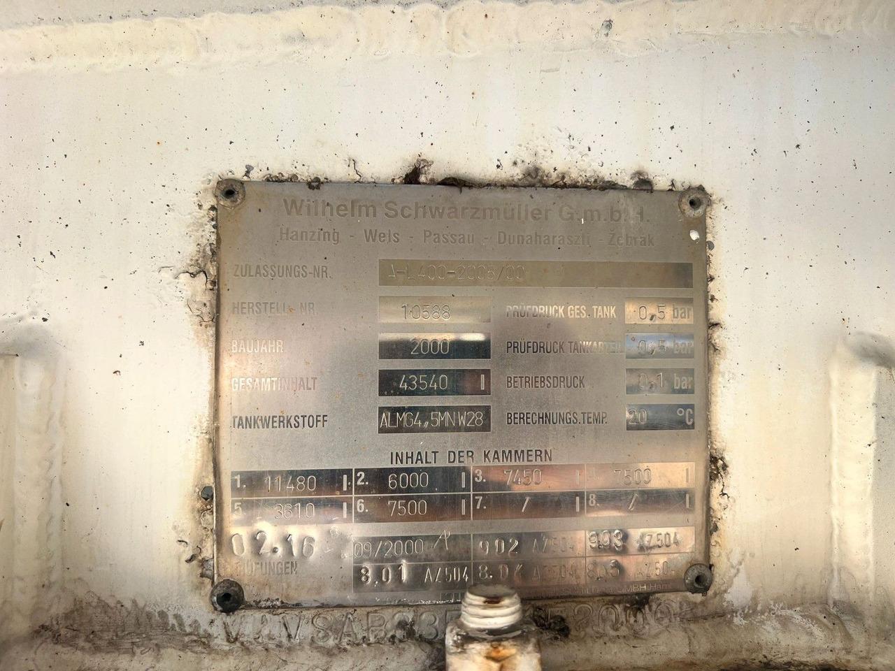 Schwarzmüller TS 3/E ADR, 6 Kammern Treibstoff Fuel - Poluprikolica cisterna: slika 4 Schwarzmüller TS 3/E ADR, 6 Kammern Treibstoff Fuel - Poluprikolica cisterna: slika 4