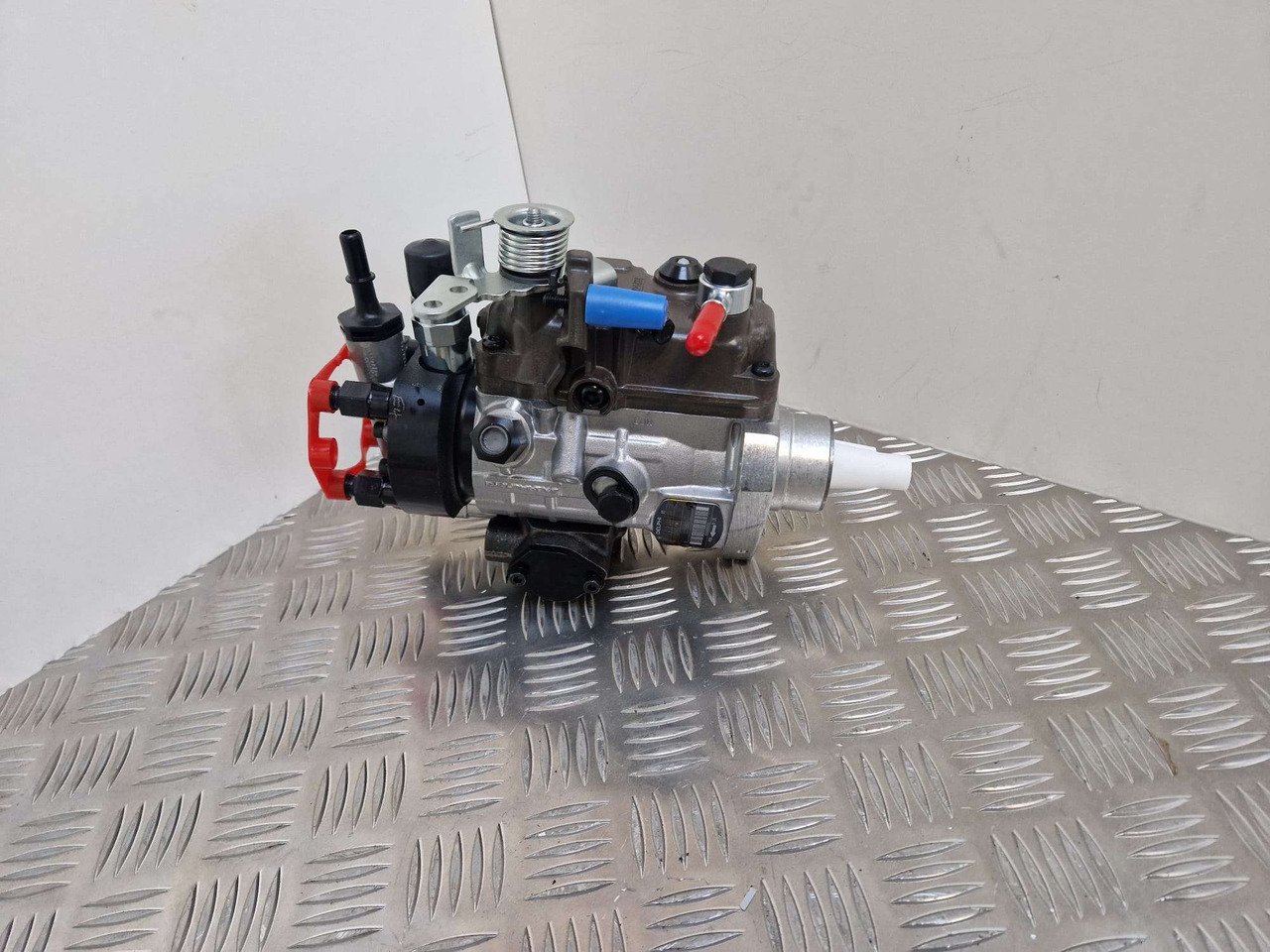 320/06933 12V injection pump 9520A512G Delphi - Motor i delovi za Građevinska mašina: slika 2 320/06933 12V injection pump 9520A512G Delphi - Motor i delovi za Građevinska mašina: slika 2