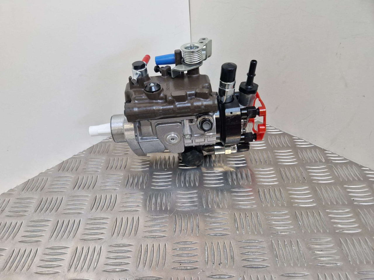 320/06933 12V injection pump 9520A512G Delphi - Motor i delovi za Građevinska mašina: slika 1 320/06933 12V injection pump 9520A512G Delphi - Motor i delovi za Građevinska mašina: slika 1
