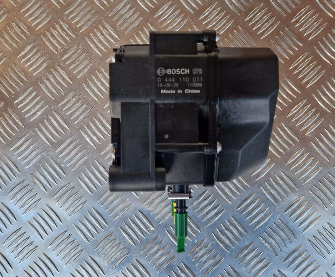 Genuine JCB Bosch Adblue module 12v supply - Motor i delovi za Građevinska mašina: slika 3 Genuine JCB Bosch Adblue module 12v supply - Motor i delovi za Građevinska mašina: slika 3