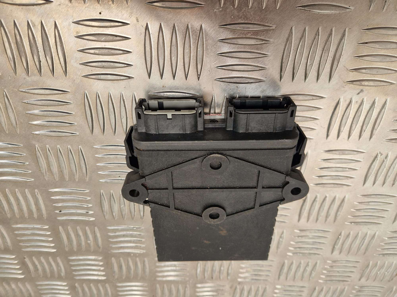 Immobiliser control unit JCB 332/e9910 - Motor i delovi za Građevinska mašina: slika 2 Immobiliser control unit JCB 332/e9910 - Motor i delovi za Građevinska mašina: slika 2