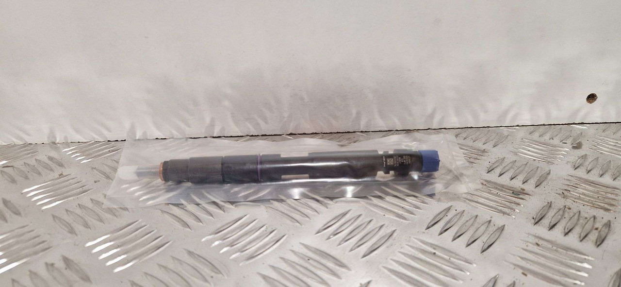 JCB 320/06827 fuel injector Delphi injector 28229876 68kw – 93kw - Motor i delovi za Građevinska mašina: slika 1 JCB 320/06827 fuel injector Delphi injector 28229876 68kw – 93kw - Motor i delovi za Građevinska mašina: slika 1