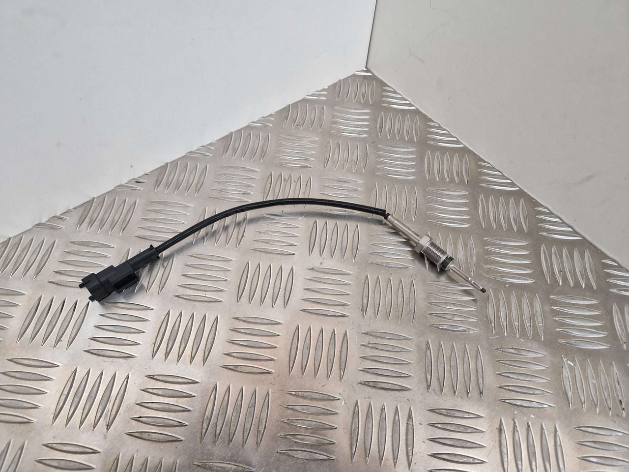 JCB Exhaust Temperature Sensor 320/06233 GENUINE JCB - Motor i delovi za Građevinska mašina: slika 2 JCB Exhaust Temperature Sensor 320/06233 GENUINE JCB - Motor i delovi za Građevinska mašina: slika 2