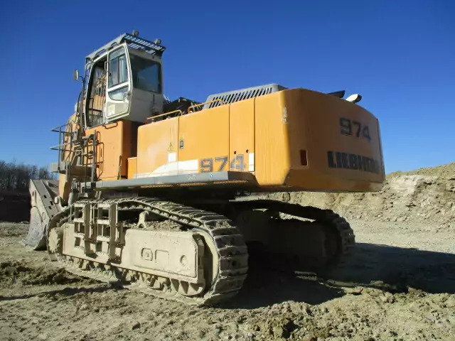 2013 Liebherr R 974 C Hochlöffel - Bager guseničar: slika 2 2013 Liebherr R 974 C Hochlöffel - Bager guseničar: slika 2