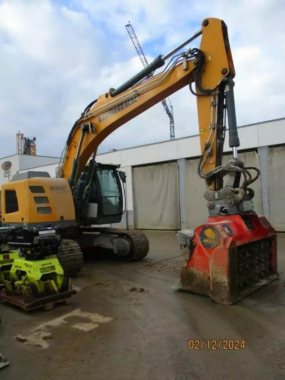 2015 Liebherr R 926 Compact - Bager guseničar: slika 2 2015 Liebherr R 926 Compact - Bager guseničar: slika 2