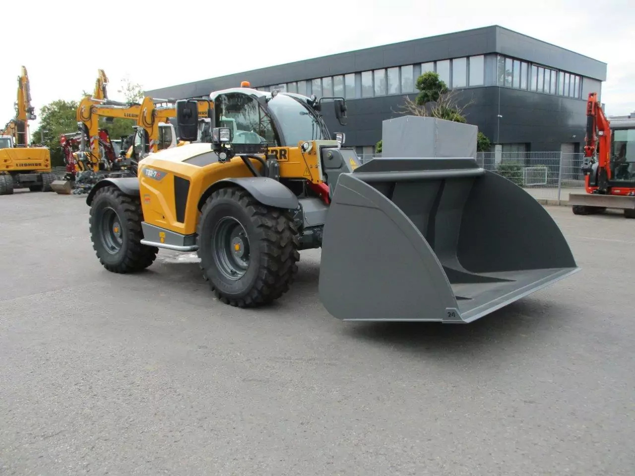 2024 Liebherr T 32-7s - Teleskopski upravljač: slika 2 2024 Liebherr T 32-7s - Teleskopski upravljač: slika 2