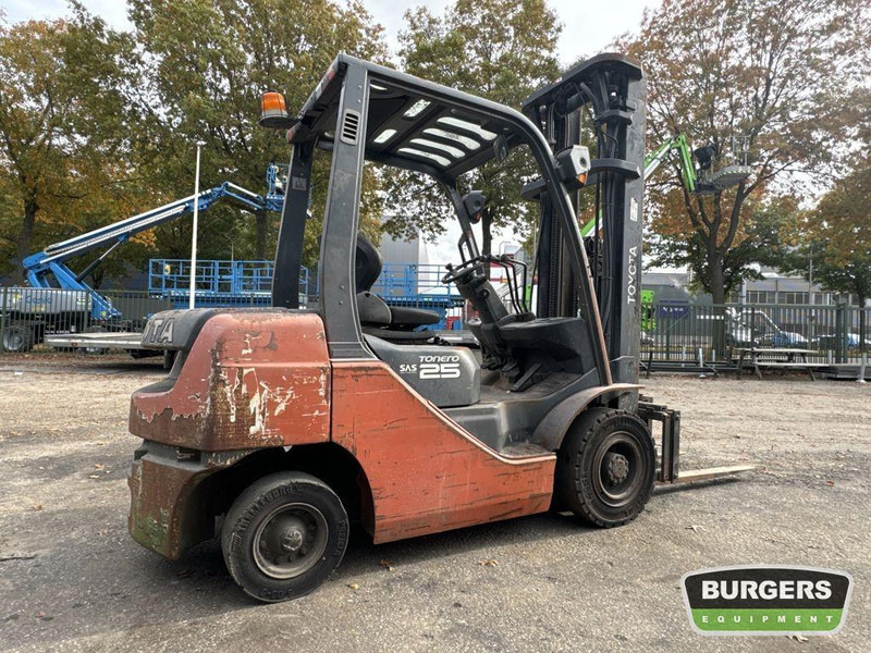 Toyota 8FDF25 - Dizel viljuškar: slika 4 Toyota 8FDF25 - Dizel viljuškar: slika 4