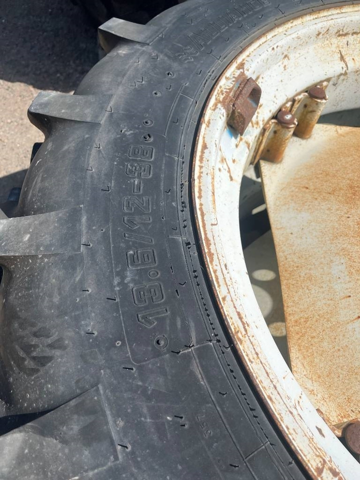 Alliance 13,6-38 Däck På Ford fälg - Guma za Poljoprivredna mašina: slika 4 Alliance 13,6-38 Däck På Ford fälg - Guma za Poljoprivredna mašina: slika 4