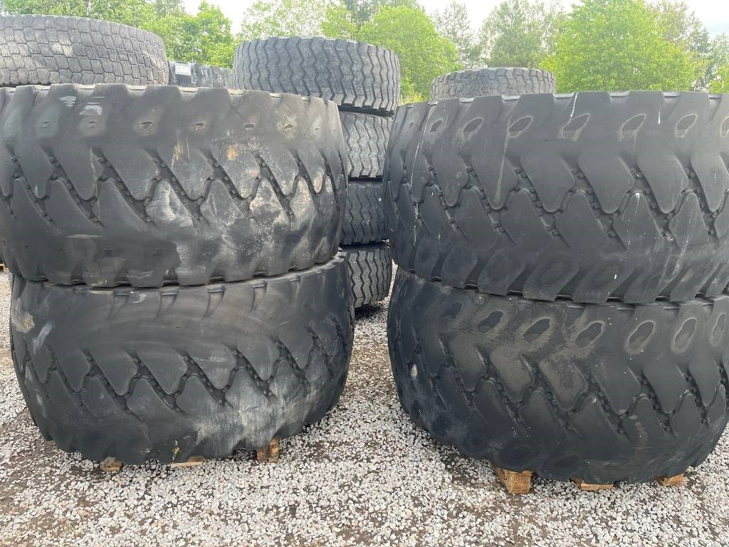 Bridgestone 775 /65 R29 Volvo L180 Wheels - Kompletan točak: slika 1 Bridgestone 775 /65 R29 Volvo L180 Wheels - Kompletan točak: slika 1