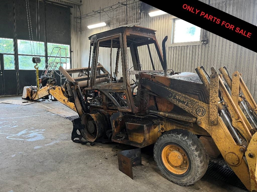 Case 580 Super L Dismantled. Only spare parts - Bager utovarivač: slika 1 Case 580 Super L Dismantled. Only spare parts - Bager utovarivač: slika 1