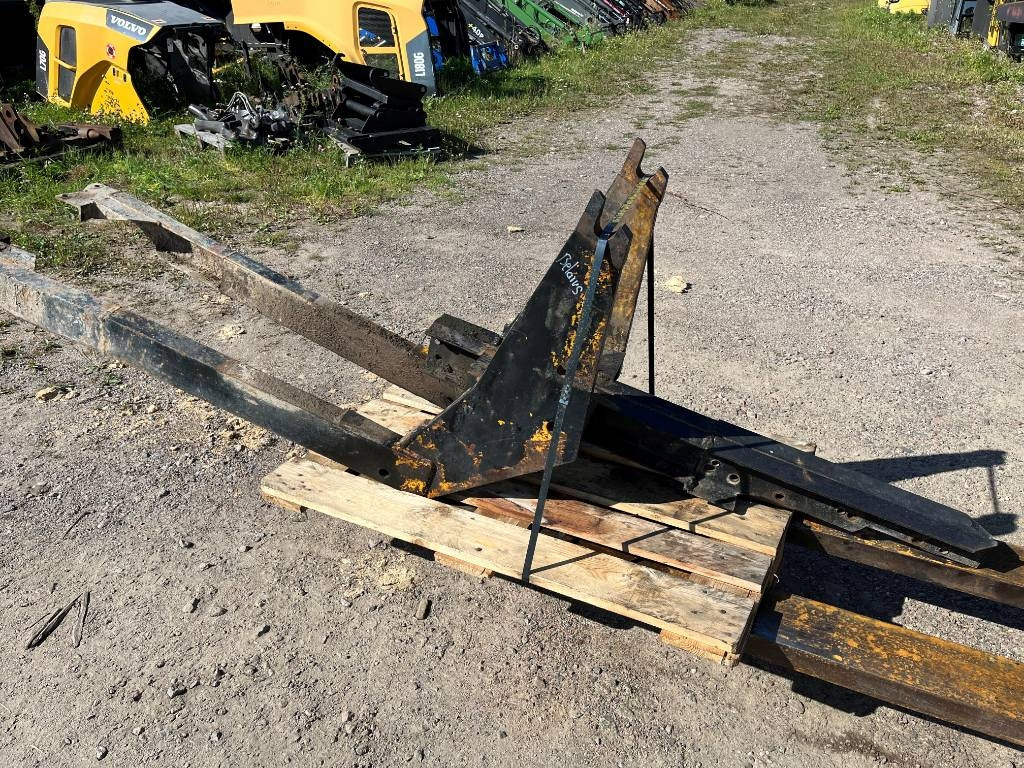 Lastarfäste Trima till Belarus 820 - Dodatak za Utovarivač: slika 1 Lastarfäste Trima till Belarus 820 - Dodatak za Utovarivač: slika 1