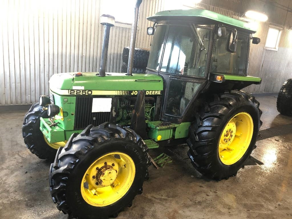 John Deere 2250 Dismantled for spare parts - Traktor: slika 1 John Deere 2250 Dismantled for spare parts - Traktor: slika 1