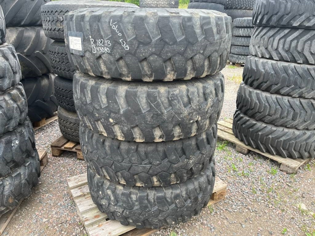 Michelin 335/80-20 till Volvo L30 Zettelmeyer - Guma za Građevinska mašina: slika 1 Michelin 335/80-20 till Volvo L30 Zettelmeyer - Guma za Građevinska mašina: slika 1