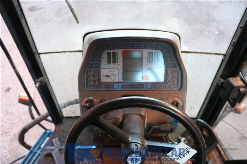 New Holland 8870 - Kabina za Traktor: slika 4 New Holland 8870 - Kabina za Traktor: slika 4