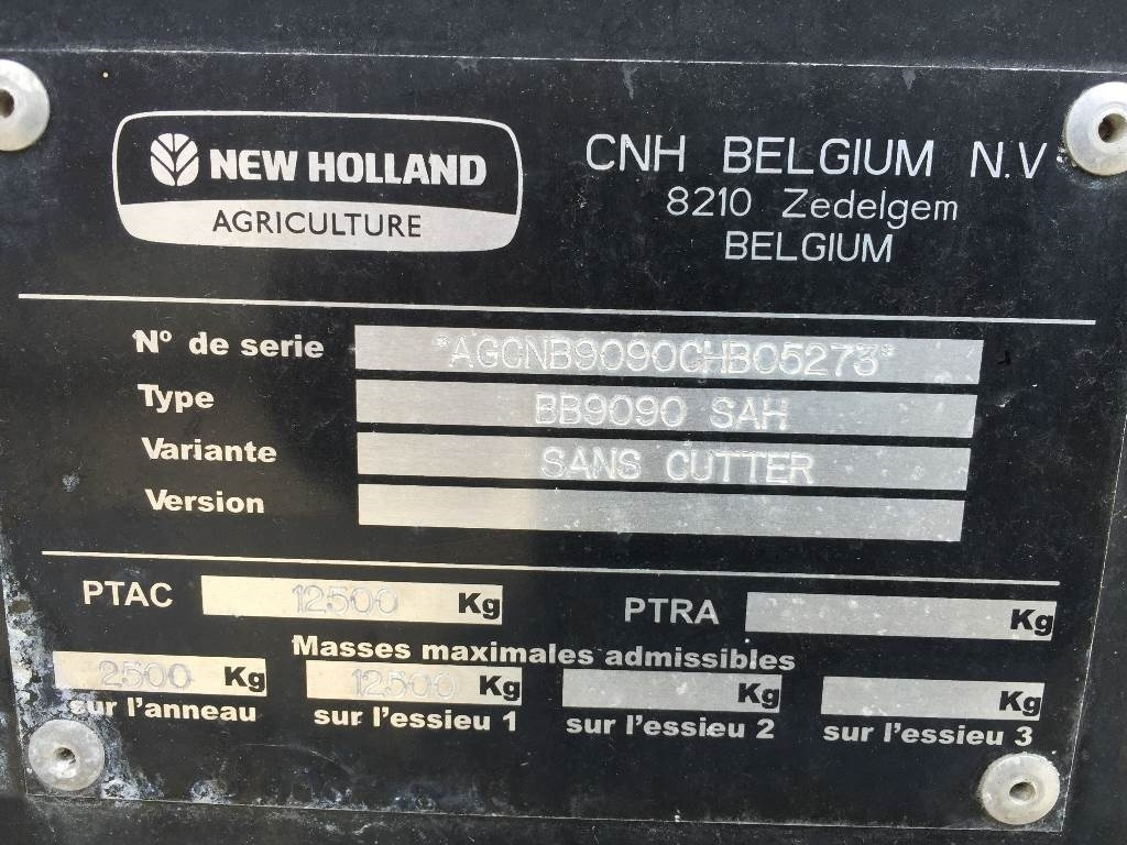 New Holland BB9090 Damaged / Skadad - Balirka za kockaste bale: slika 3 New Holland BB9090 Damaged / Skadad - Balirka za kockaste bale: slika 3
