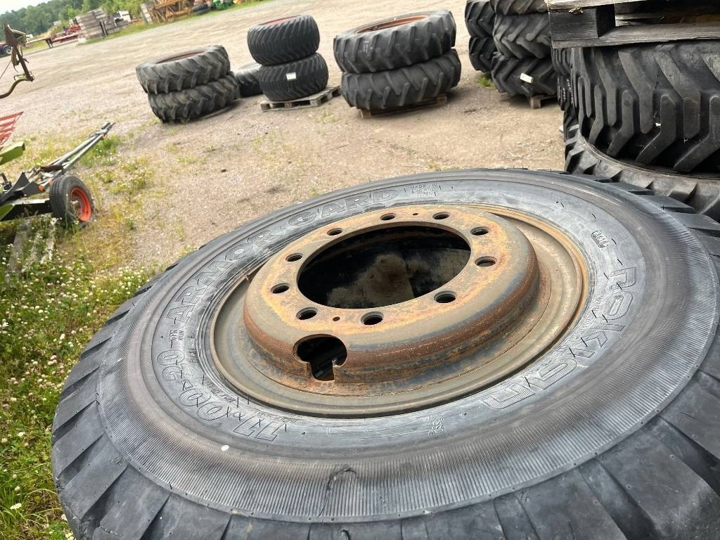 Nokian 11,00-20 till Cat 316 D - Guma za Građevinska mašina: slika 3 Nokian 11,00-20 till Cat 316 D - Guma za Građevinska mašina: slika 3