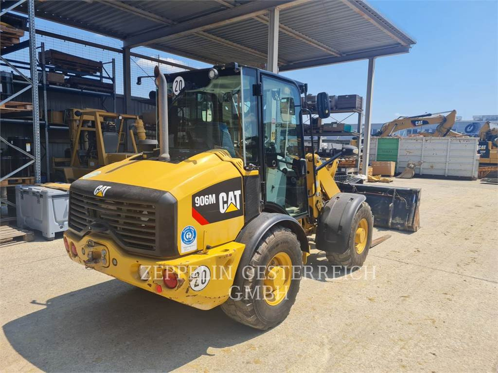 CAT 906M - Utovarivač točkaš: slika 4 CAT 906M - Utovarivač točkaš: slika 4