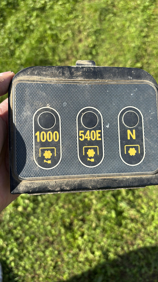 AGCO Massey Ferguson MF 8450 8460 8480 Konsola Panel Sterowania WOM 4277367M2 3907423M91 - Kabina i enterijer za Poljoprivredna mašina: slika 1 AGCO Massey Ferguson MF 8450 8460 8480 Konsola Panel Sterowania WOM 4277367M2 3907423M91 - Kabina i enterijer za Poljoprivredna mašina: slika 1