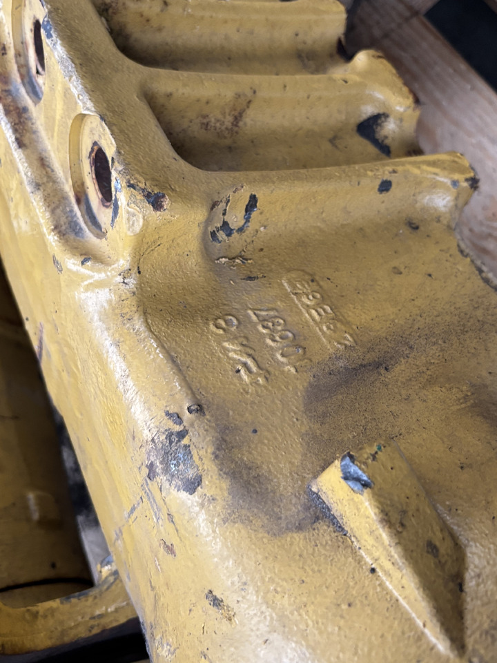 CAT CARRARO 641500 10637 Obudowa Mostu Pochwa Prawa Lewa - Osovina i delovi za Poljoprivredna mašina: slika 5 CAT CARRARO 641500 10637 Obudowa Mostu Pochwa Prawa Lewa - Osovina i delovi za Poljoprivredna mašina: slika 5