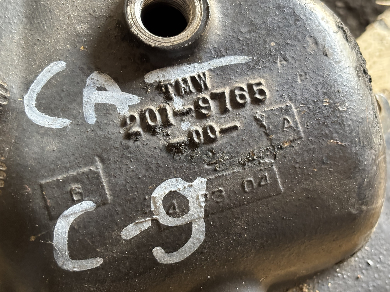 CAT Caterpillar C9 201-9765 Kolanko Wlotu Powietrza 2019765 - Usisna cev za Poljoprivredna mašina: slika 2 CAT Caterpillar C9 201-9765 Kolanko Wlotu Powietrza 2019765 - Usisna cev za Poljoprivredna mašina: slika 2