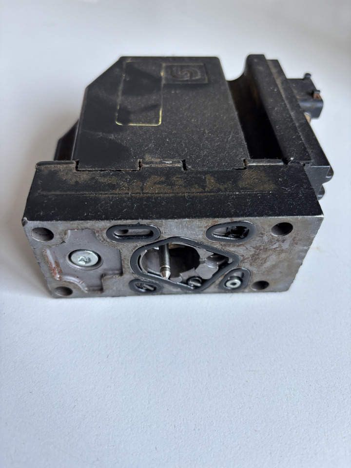 Cewka elektrozawór Danfoss 11093877 11235797 PVG32 - Električni sistem za Poljoprivredna mašina: slika 3 Cewka elektrozawór Danfoss 11093877 11235797 PVG32 - Električni sistem za Poljoprivredna mašina: slika 3