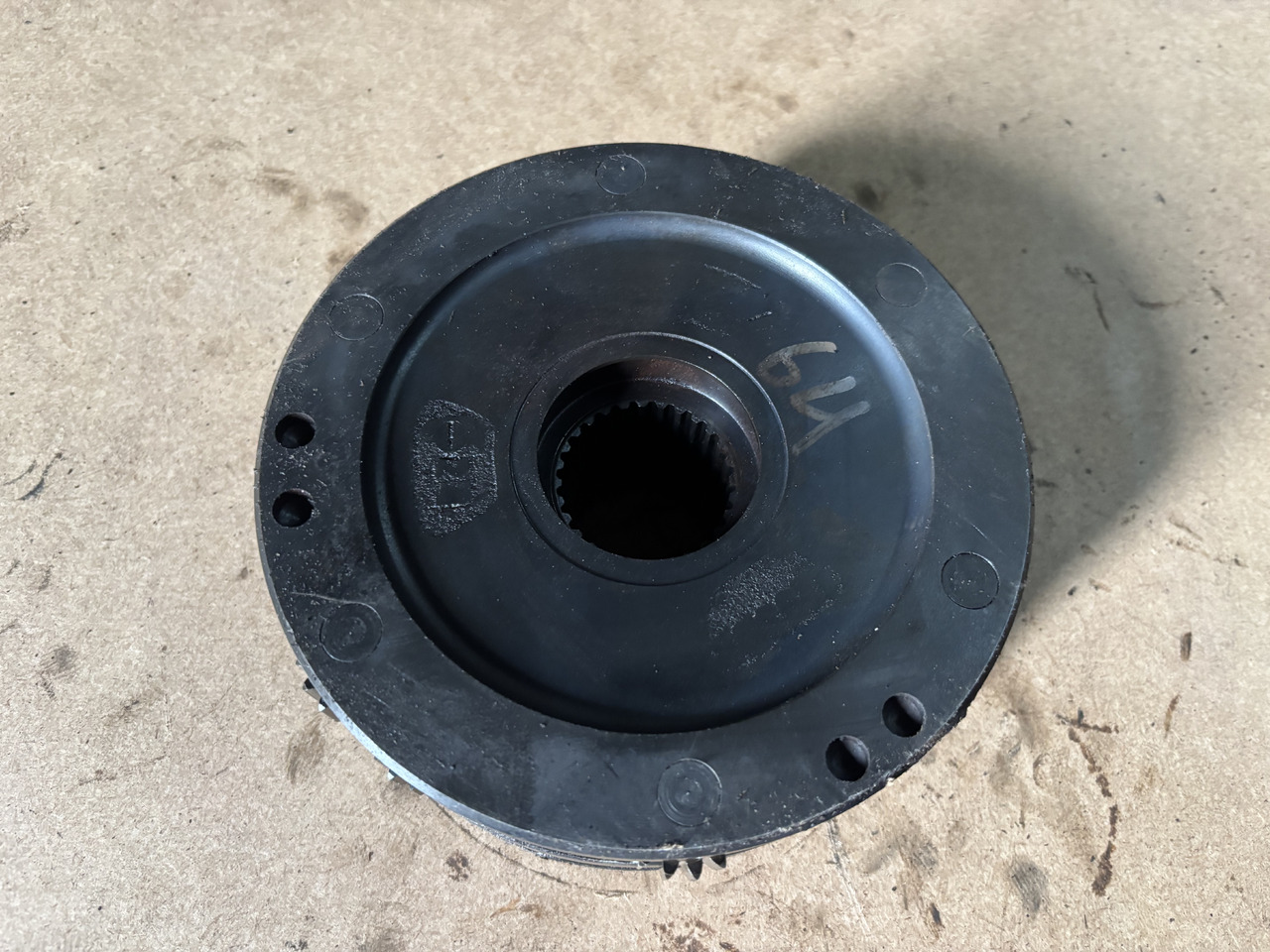 Claas AXION 830 Jarzmo Satelitów Dźwigar 0011571612 0011584502 - Diferencijalna brzina za Traktor: slika 4 Claas AXION 830 Jarzmo Satelitów Dźwigar 0011571612 0011584502 - Diferencijalna brzina za Traktor: slika 4