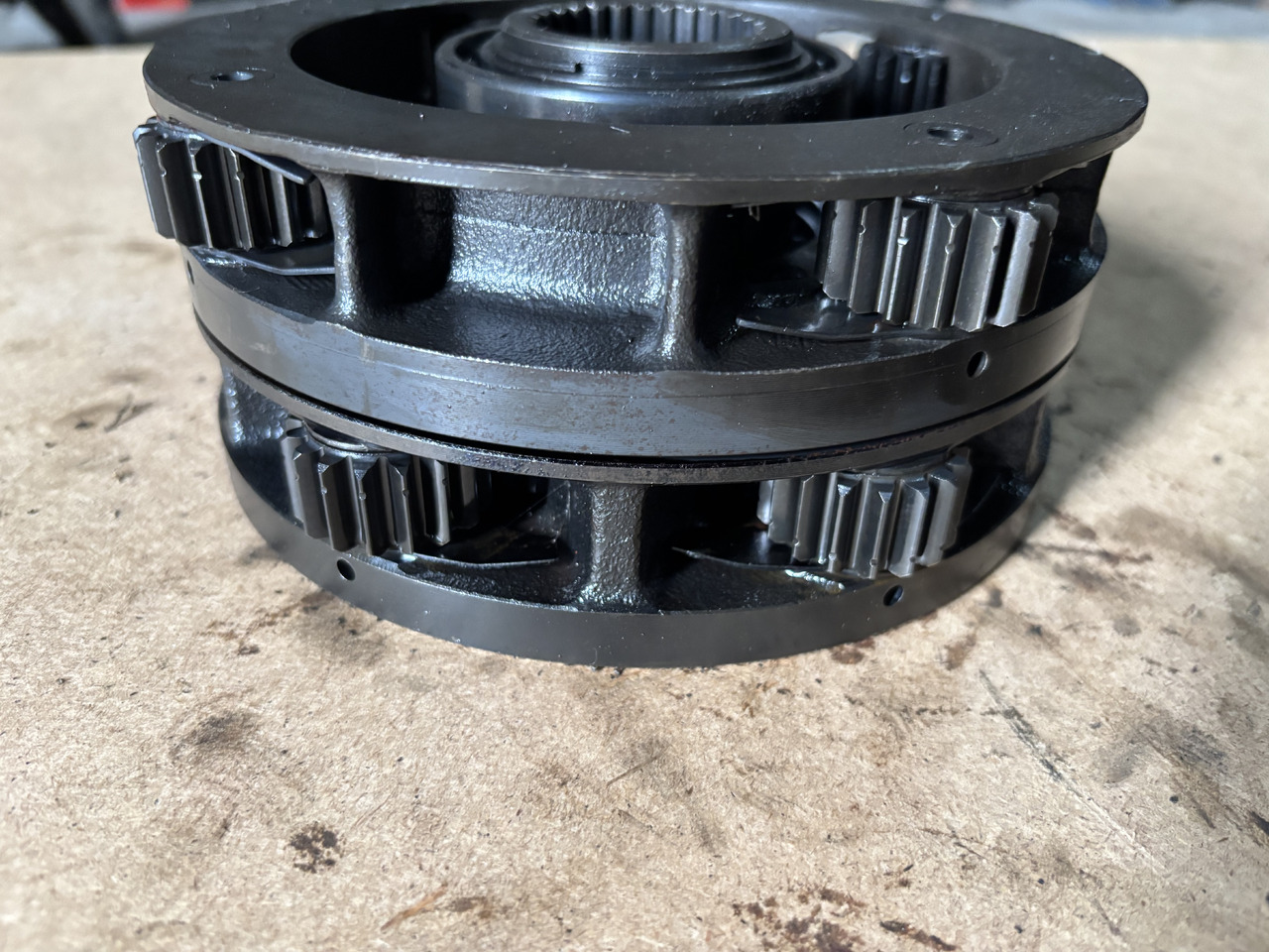 Claas AXION 830 Jarzmo Satelitów Dźwigar 0011571612 0011584502 - Diferencijalna brzina za Traktor: slika 3 Claas AXION 830 Jarzmo Satelitów Dźwigar 0011571612 0011584502 - Diferencijalna brzina za Traktor: slika 3