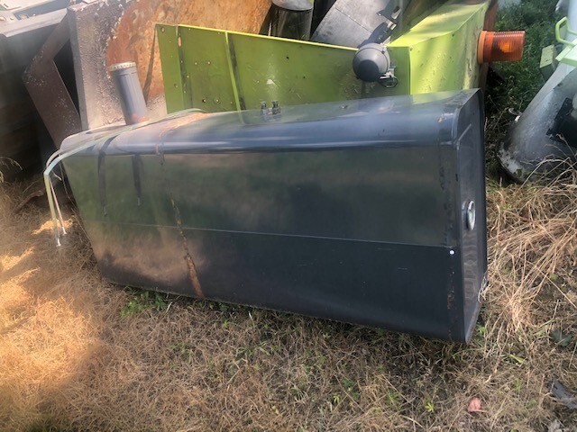 Claas Dominator | Mega - Zbiornik Paliwa - Rezervoar za gorivo za Kombinovani kombajn: slika 1 Claas Dominator | Mega - Zbiornik Paliwa - Rezervoar za gorivo za Kombinovani kombajn: slika 1