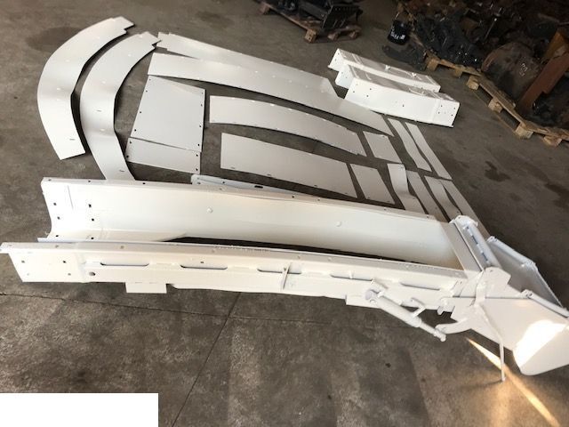 Claas Jaguar 940 - Tunel / Rura Wyrzutu - Karoserija i eksterijer za Poljoprivredna mašina: slika 4 Claas Jaguar 940 - Tunel / Rura Wyrzutu - Karoserija i eksterijer za Poljoprivredna mašina: slika 4