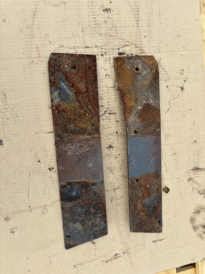 Claas Jaguar 970 Blachy metalowe - Karoserija i eksterijer za Kombinovani kombajn: slika 2 Claas Jaguar 970 Blachy metalowe - Karoserija i eksterijer za Kombinovani kombajn: slika 2