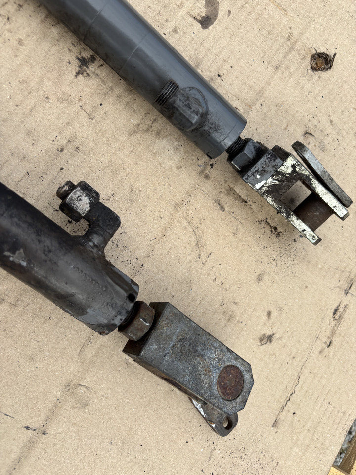 Claas Jaguar 970 siłowniki hydrauliczne - Hidraulični cilindar za Poljoprivredna mašina: slika 3 Claas Jaguar 970 siłowniki hydrauliczne - Hidraulični cilindar za Poljoprivredna mašina: slika 3