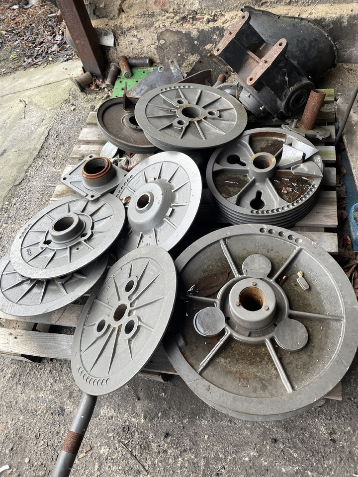 Claas Lexion 540 - koło koła pasowe - Delovi podvozja za Kombinovani kombajn: slika 1 Claas Lexion 540 - koło koła pasowe - Delovi podvozja za Kombinovani kombajn: slika 1