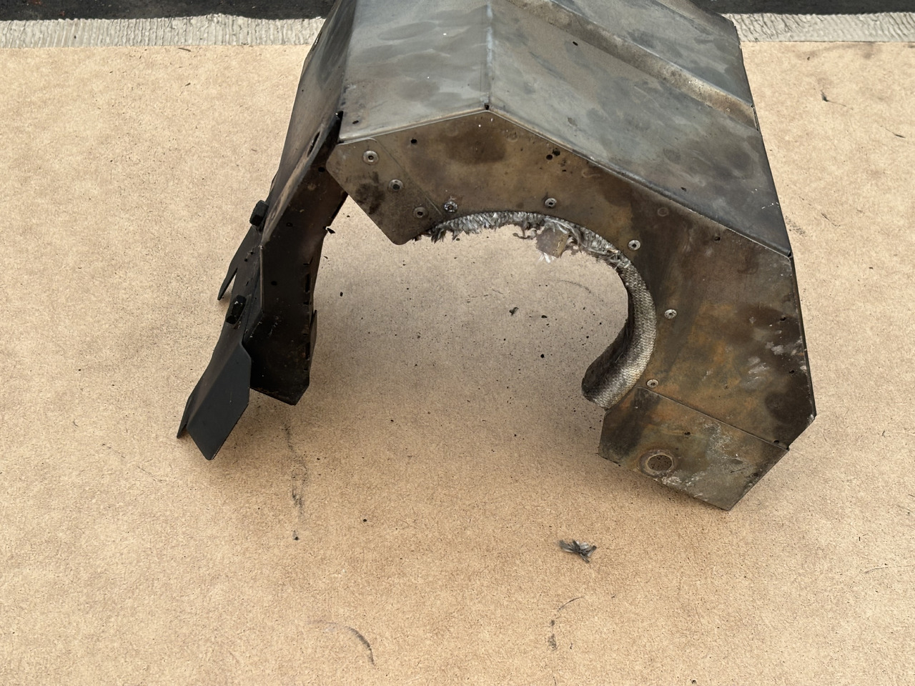 Claas Lexion 780 Osłona Obudowa Maska 00 0781 219 0 00 0781 226 0 0007812190 0007812260 - Hauba za Kombinovani kombajn: slika 2 Claas Lexion 780 Osłona Obudowa Maska 00 0781 219 0 00 0781 226 0 0007812190 0007812260 - Hauba za Kombinovani kombajn: slika 2