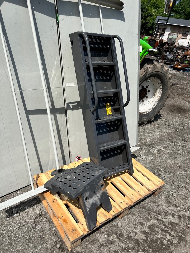 Claas Trion Dżwigar drabinki 0027017446 - Prag za Poljoprivredna mašina: slika 2 Claas Trion Dżwigar drabinki 0027017446 - Prag za Poljoprivredna mašina: slika 2