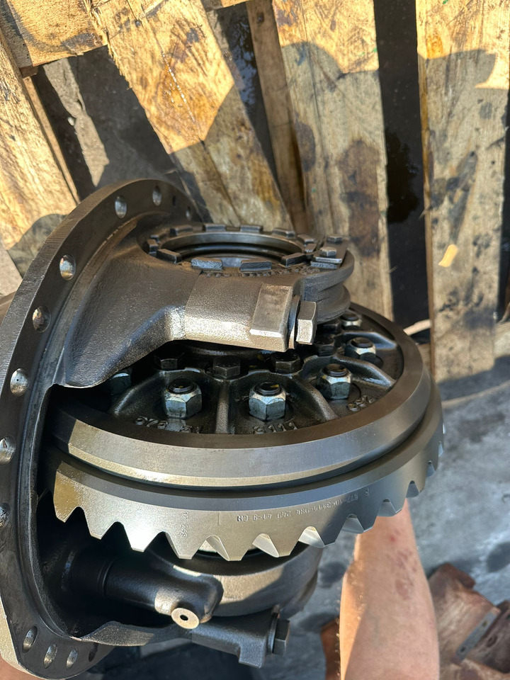 Claas Xerion 3800 - Dyferencjał | Wkład Mostu | Środek Mostu - Diferencijalna brzina za Poljoprivredna mašina: slika 3 Claas Xerion 3800 - Dyferencjał | Wkład Mostu | Środek Mostu - Diferencijalna brzina za Poljoprivredna mašina: slika 3