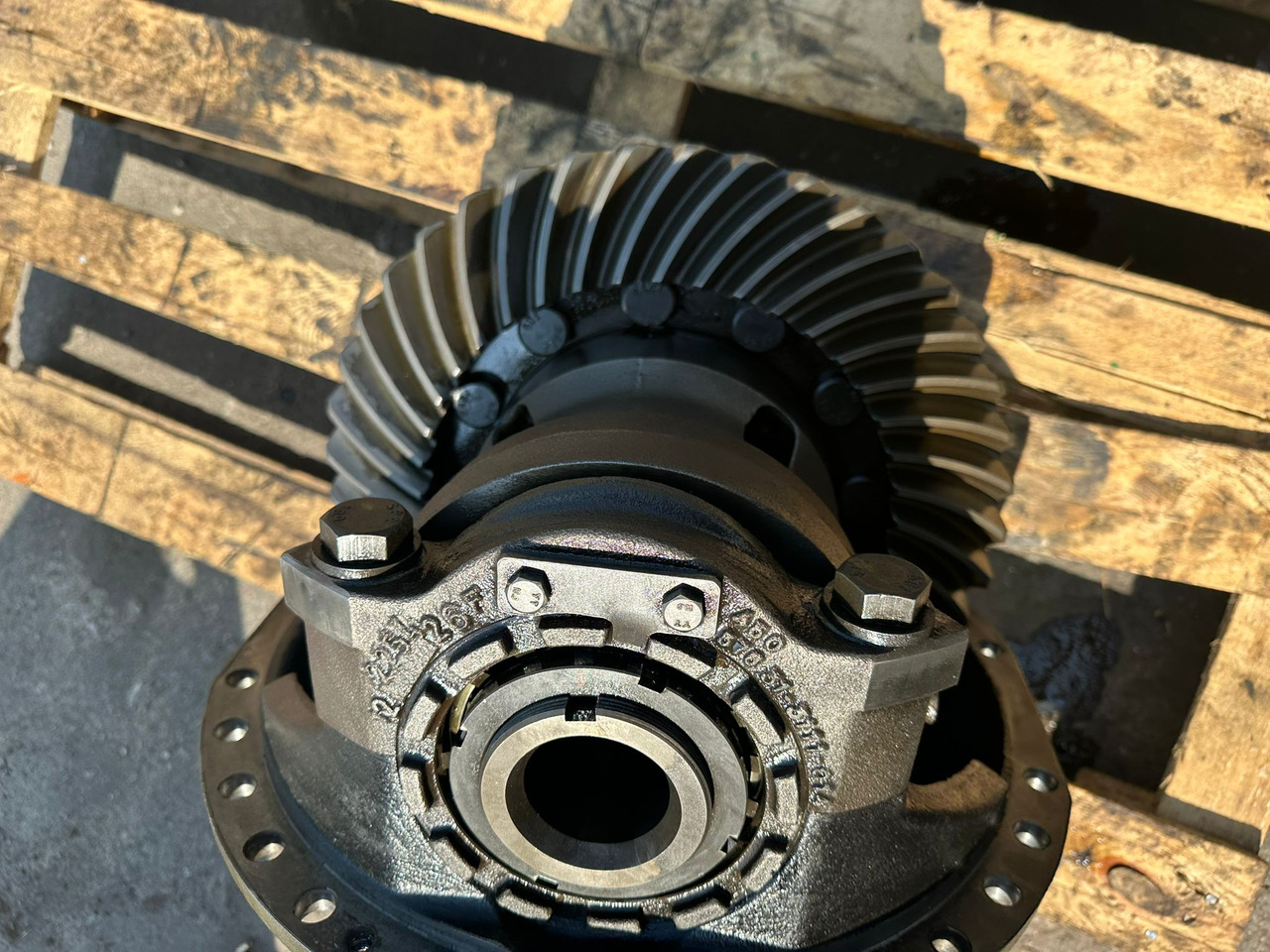 Claas Xerion 3800 - Dyferencjał | Wkład Mostu | Środek Mostu - Diferencijalna brzina za Poljoprivredna mašina: slika 2 Claas Xerion 3800 - Dyferencjał | Wkład Mostu | Środek Mostu - Diferencijalna brzina za Poljoprivredna mašina: slika 2