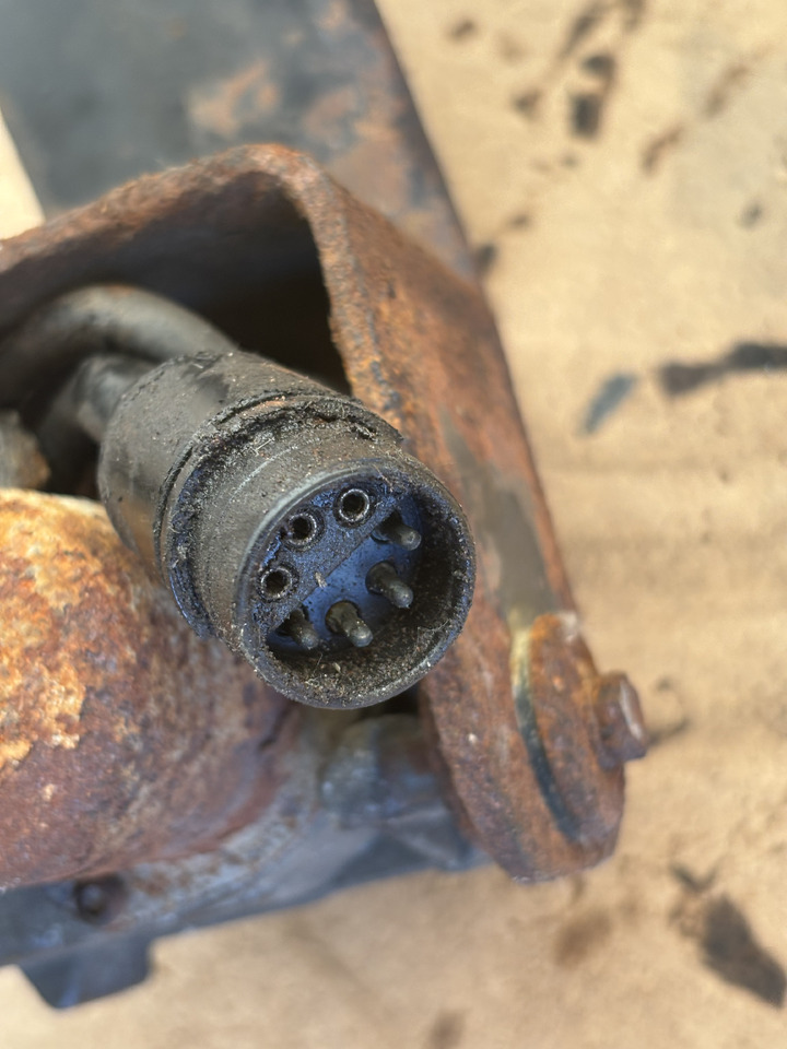 Cummins 8.3 6CT 6CTA 6CTAA Elektroniczny pedał gazu VDO 408.422/6/1 - Pedala: slika 4 Cummins 8.3 6CT 6CTA 6CTAA Elektroniczny pedał gazu VDO 408.422/6/1 - Pedala: slika 4