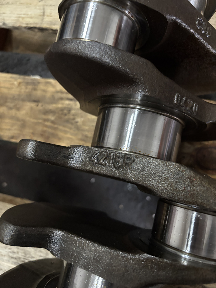 Deutz BF6M1012 - wał korbowy 04204215R 02929935 - Radilica za Poljoprivredna mašina: slika 2 Deutz BF6M1012 - wał korbowy 04204215R 02929935 - Radilica za Poljoprivredna mašina: slika 2