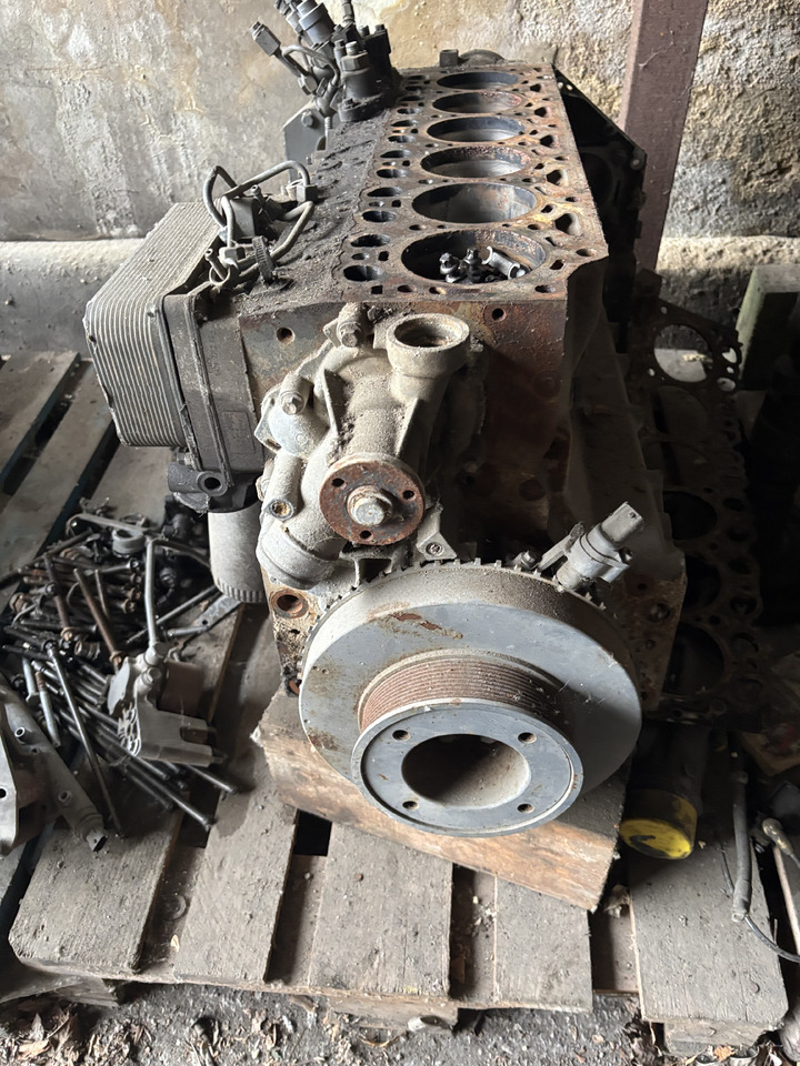 Deutz TCD 6.1 L6 Silnik Chłodnica Radiator Koło Pasowe Koło Zamachowe Głowica CZĘŚCI - Zamajac za Poljoprivredna mašina: slika 4 Deutz TCD 6.1 L6 Silnik Chłodnica Radiator Koło Pasowe Koło Zamachowe Głowica CZĘŚCI - Zamajac za Poljoprivredna mašina: slika 4