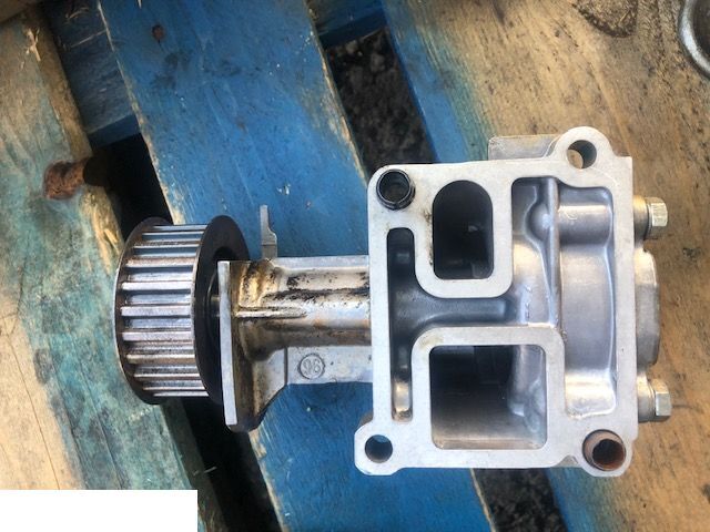 Deutz f4l1011 - Pompa Oleju - Pumpa za ulje za Poljoprivredna mašina: slika 2 Deutz f4l1011 - Pompa Oleju - Pumpa za ulje za Poljoprivredna mašina: slika 2