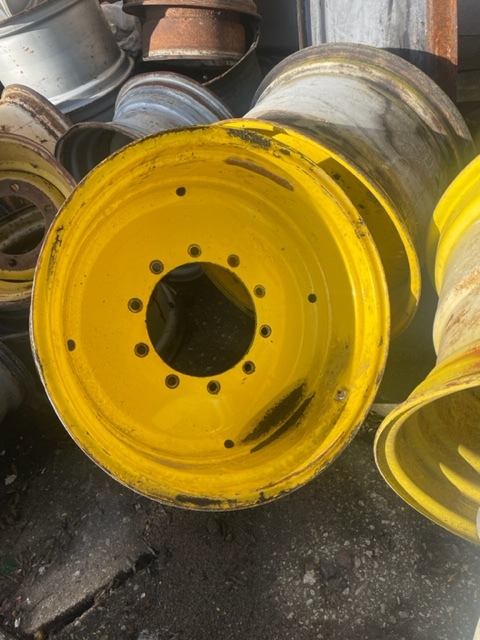 Felga John Deere 15x28 / AL118869 - Felna za Poljoprivredna mašina: slika 1 Felga John Deere 15x28 / AL118869 - Felna za Poljoprivredna mašina: slika 1