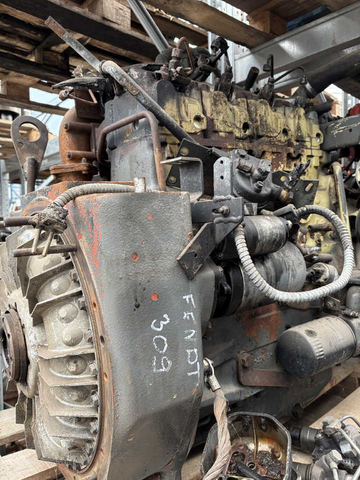 Fendt 309 Deutz TD226-B4 MWM Silnik Blok Pokrywa Obudowa Koło Zamachowe Miska Olejowa CZĘŚCI - Zamajac za Poljoprivredna mašina: slika 2 Fendt 309 Deutz TD226-B4 MWM Silnik Blok Pokrywa Obudowa Koło Zamachowe Miska Olejowa CZĘŚCI - Zamajac za Poljoprivredna mašina: slika 2