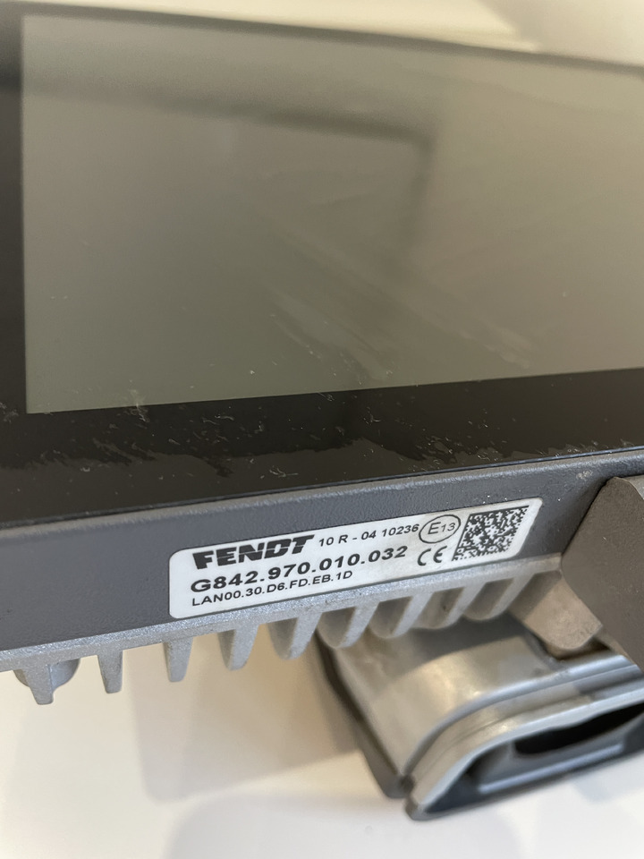 Fendt 800 900 - monitor terminal ekran 10,5" G842970010034 G842970010032 - Kabina i enterijer za Traktor: slika 2 Fendt 800 900 - monitor terminal ekran 10,5" G842970010034 G842970010032 - Kabina i enterijer za Traktor: slika 2