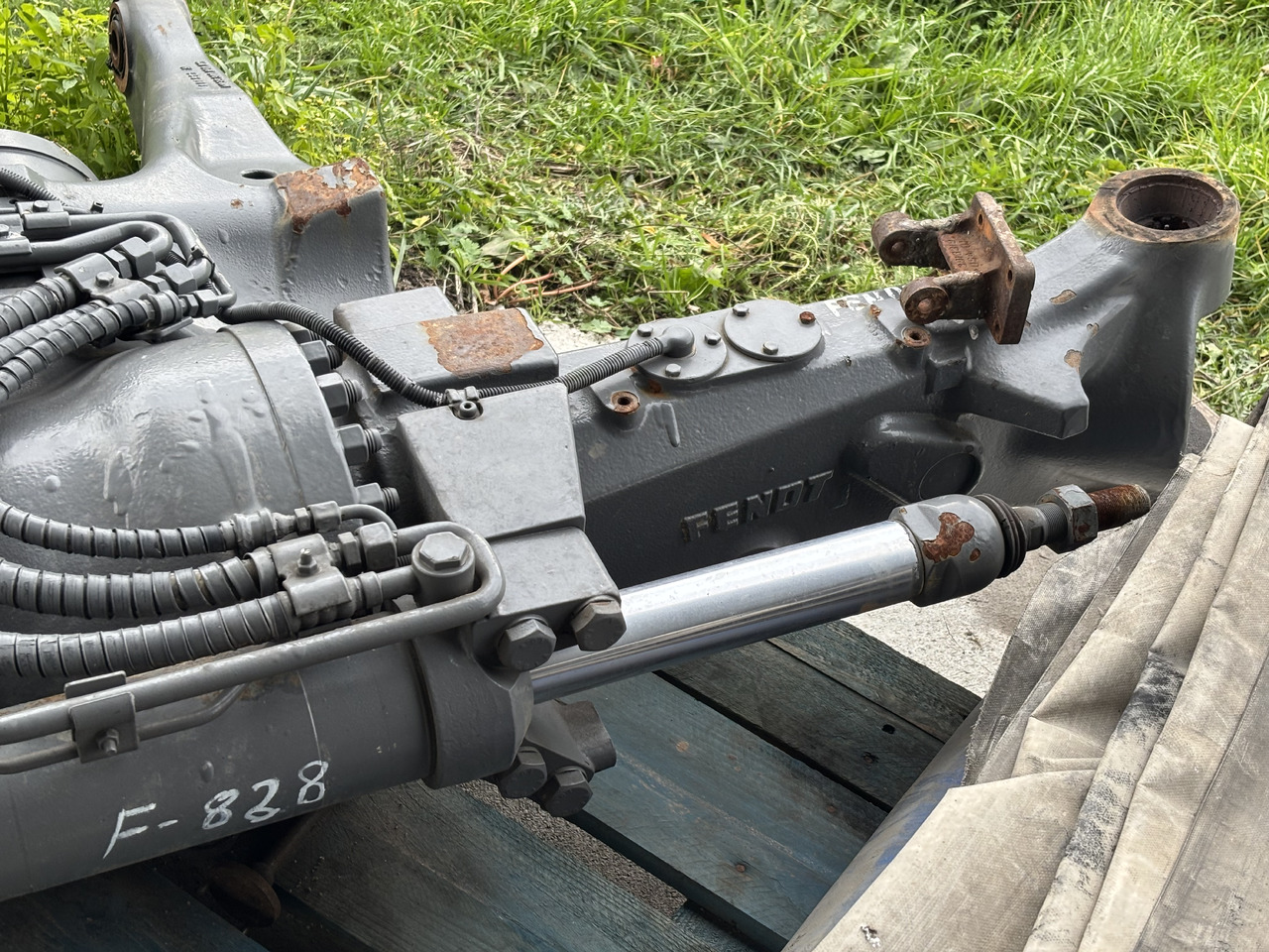 Fendt 828 Obudowa Osi Łuk Osi 755/137 F835300020180 F835300020160 E835300020012 - Zadnja osovina za Poljoprivredna mašina: slika 2 Fendt 828 Obudowa Osi Łuk Osi 755/137 F835300020180 F835300020160 E835300020012 - Zadnja osovina za Poljoprivredna mašina: slika 2