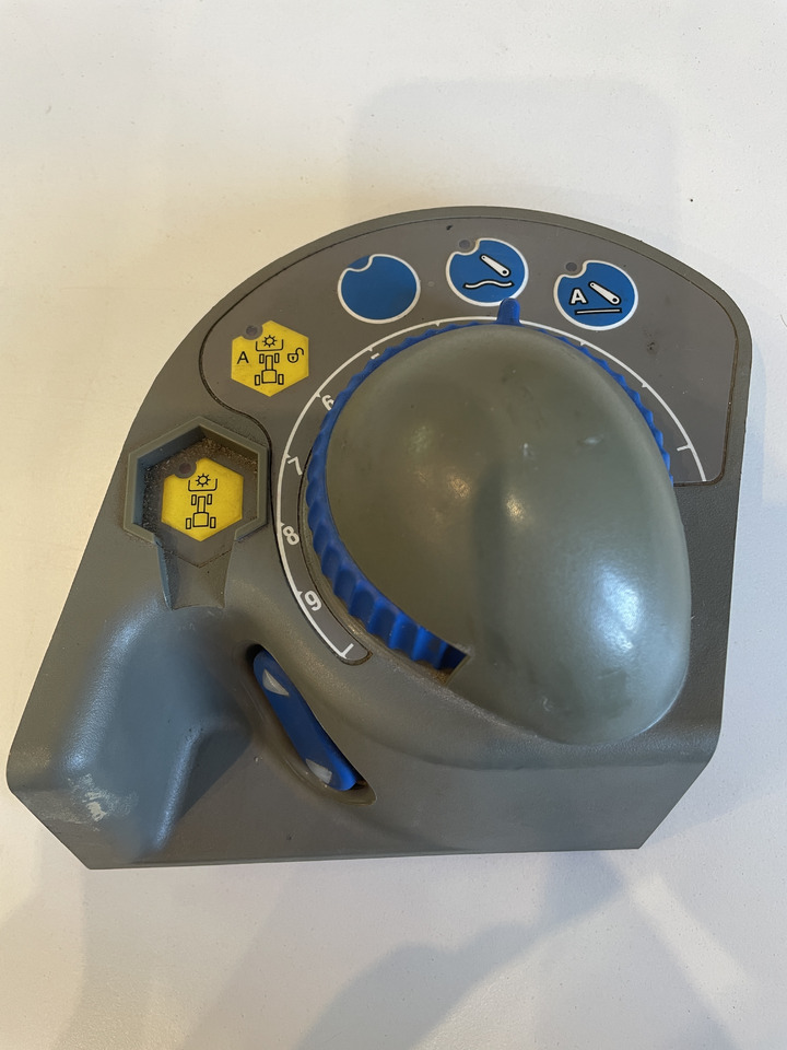 Fendt 920 - pulpit panel sterujący moduł EHR przód - Komandna tabla za Poljoprivredna mašina: slika 1 Fendt 920 - pulpit panel sterujący moduł EHR przód - Komandna tabla za Poljoprivredna mašina: slika 1