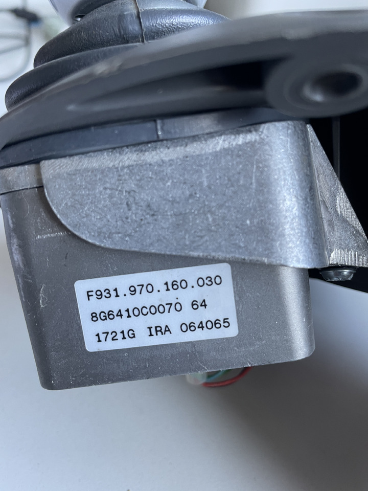 Fendt Vario - joystick kulka F931970160030 - Ručica menjača za Poljoprivredna mašina: slika 2 Fendt Vario - joystick kulka F931970160030 - Ručica menjača za Poljoprivredna mašina: slika 2