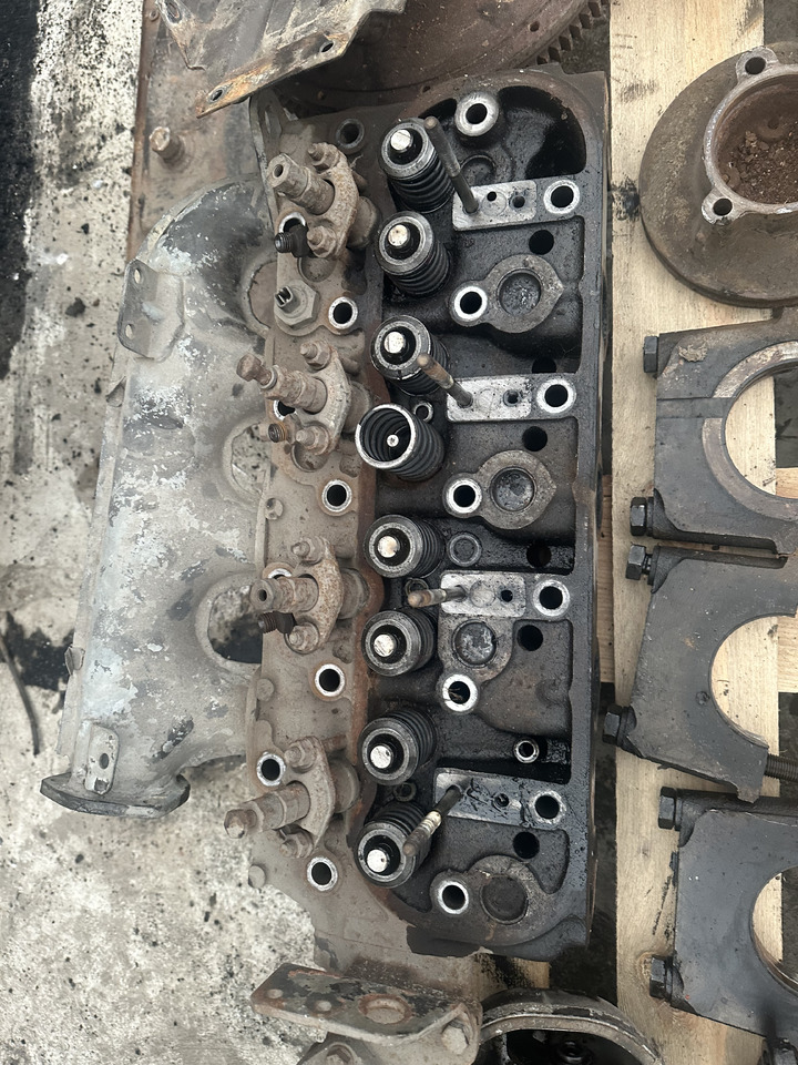 Fiat 780dt Fiat 8045 głowica cylindrów , klawiatura głowicy , rozrząd , części - Zaglavlje motora za Poljoprivredna mašina: slika 1 Fiat 780dt Fiat 8045 głowica cylindrów , klawiatura głowicy , rozrząd , części - Zaglavlje motora za Poljoprivredna mašina: slika 1